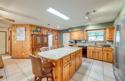 Waterfront Gem on Lake Martin with Kayaks and Dock! - Foto 10