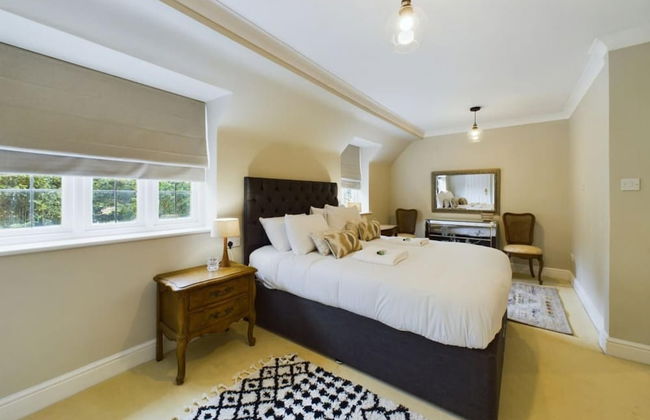 The Fosse Way Cottage - Breathtaking 5bdr Cottage With Parking Garden - Photo 19