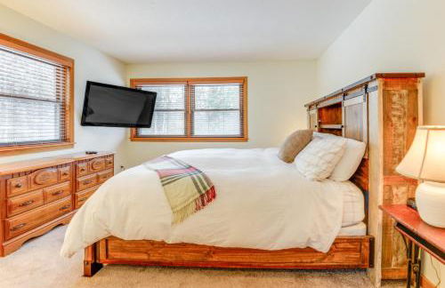 3 min to Mt Snow with FREE Shuttle! Family-Size fun, Wood fireplace, 2 living rooms, Arcades - Foto 25