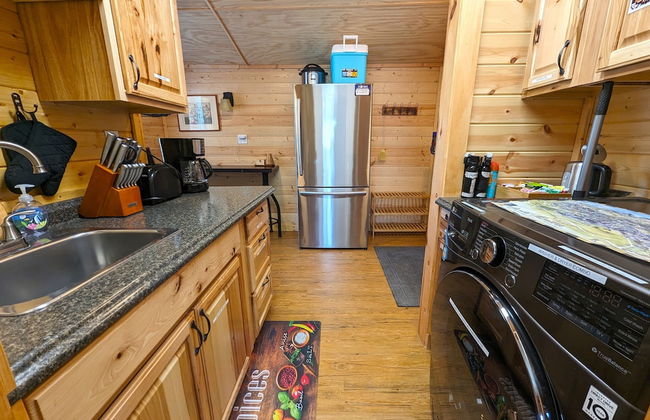 Yellowstone's Treasure Cabins - Photo 55