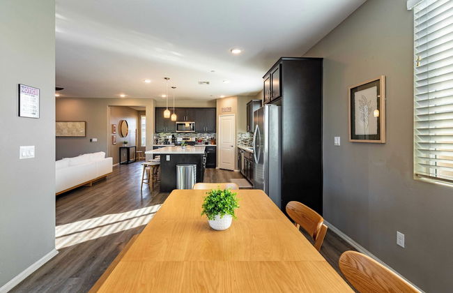 Luxe Indio Stay w/ Pool, Tiki Bar & Fire Pit Near Coachella Longfellow - Foto 10