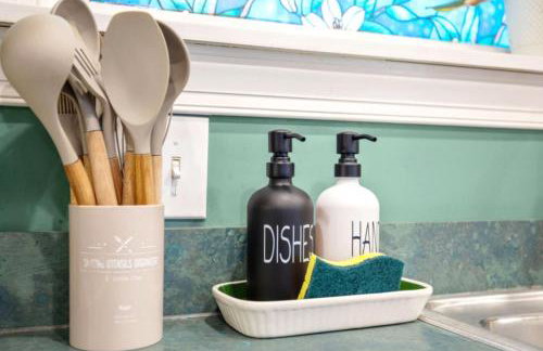 8BR 3BA Classic by Tropicana, Boardwalk, Beach - Foto 35