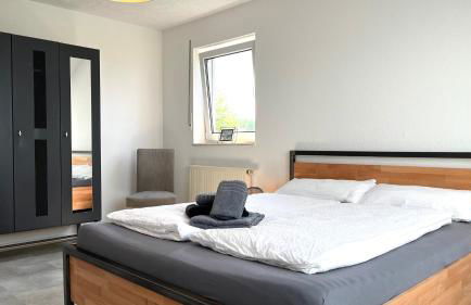 favstay Industrialstyle 2-Zimmer 60qm mit Balkon, Panarbora Fernblick, 55" TV & Netflix, 55Mbit WLAN, Parkplatz - Foto 8