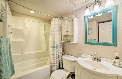 Updated Front Beach Condo with Resort Amenities! - Foto 15