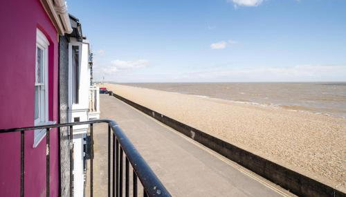 Magenta - A stunning Seafront house with lovely and uninterrupted Beach Views - Aldeburgh Coastal Cottages - Foto 2