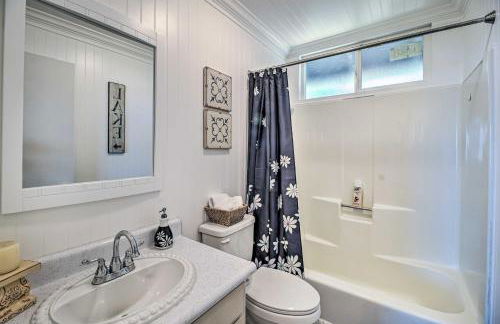 Charming Hilltop Home with Picture-Perfect View - Foto 19