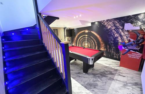 The Secret Agent Apartment - Brought to you by Coastline Retreats - Brand New - 2 mins walk to Beach - Childrens play den - Pool Table - Time Crisis Arcade Machine - Foto 1