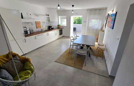 Apartment Sunrise, coastal Istra, Pula Duga Uvala Pavićini - Photo 24