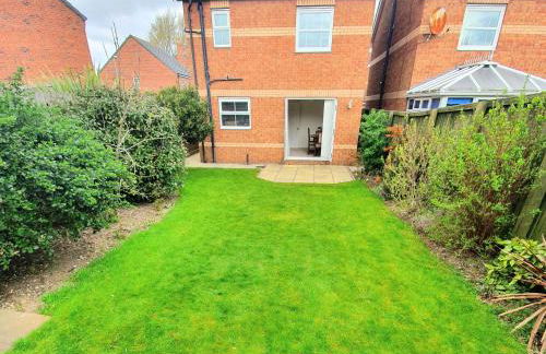 Beverley Central Townhouse Free Parking Sleeps 8 - Photo 15