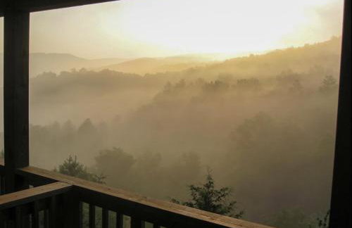 Cabin in Lost City WV with Hot Tub and Pet Friendly - Foto 27