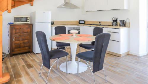 Amazing Home In Runan With Wifi - Photo 4