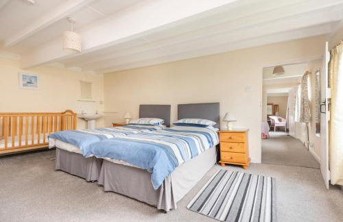 Mill House Fowey set in a creekside hamlet - Photo 21