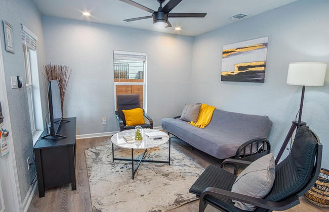 Charming 3BR 1BA Close to Vibrant Downtown - Foto 1