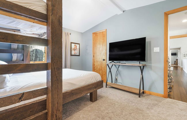 Cabin in the Sky by Avantstay Deck w/ Views - Foto 31