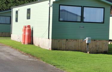 Woofles Luxury Caravan at Knaresborough Lido - Foto 4