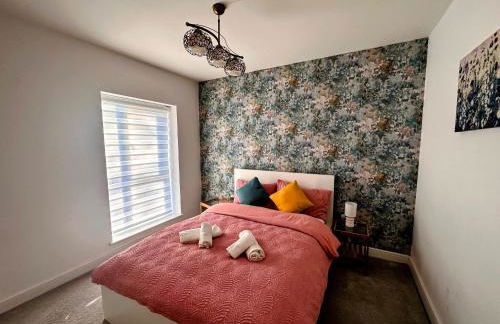 Spacious and Modern Entire Home with Garden - Foto 10