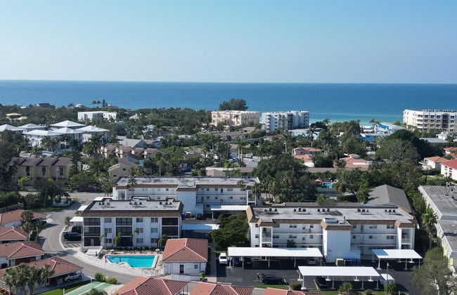 Beach Bliss 2BR Tropical Retreat Heated Pool - Foto 25