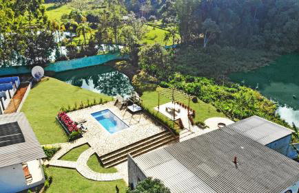 Sítio com Churrasqueira, Piscina, Lago e Natureza - Foto 5