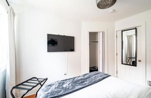 East Side Spa Retreat Near Lake - Foto 23