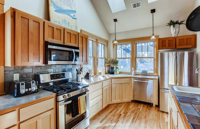 Brilliant Posh Home - Backs to Poudre River Trail - Foto 11