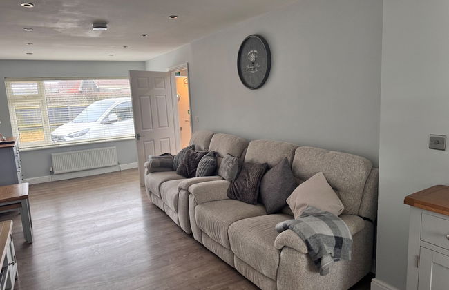 Pet-friendly - 2 Bedrooms Bungalow hot tub Parking - Foto 8