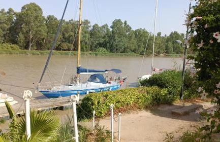 Tu casa flotante en Sevilla! Barco en alquiler en el Guadalquivir - Photo 2