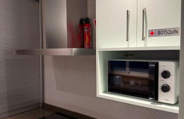 Ático con Terraza Privada en Granada Centro Parking Gratis - Foto 16