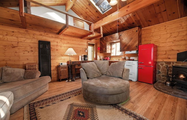 Charming Mountain Getaway - Photo 8