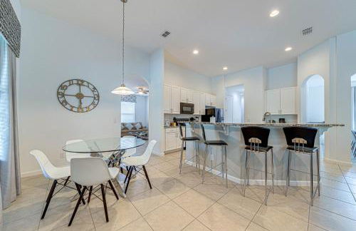 #350-Stunning Villa with Modern Decor, West Facing Pool Overlooking Private Conservation Land - Foto 14