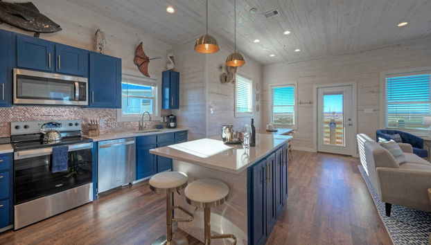 Cart-friendly Boardwalk to the Beach Private Pool, Firepit & Pond Views 361 Bayview - Foto 5, Interior