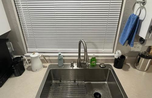 Relaxing Ducks Hang Out Haven 2 bed 1 bath and BBQ - Foto 33