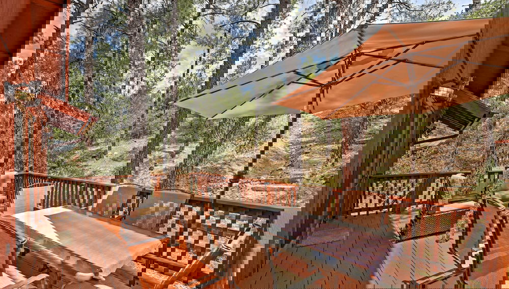 Deck & Forest Views: Peaceful Prescott Cabin - Photo 1, Image principale