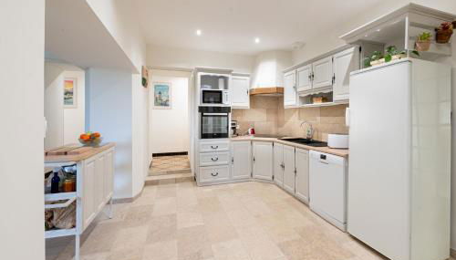 Gîte 4-6 pers - Gennes-Val-de-Loire - Photo 2, stove, dishwasher, toaster
