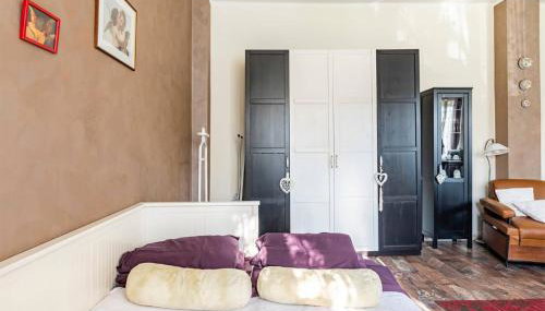 Indipendent Studio Apartment near metro - Monolocale indipendente vicinissimo metro - Foto 2, wardrobe