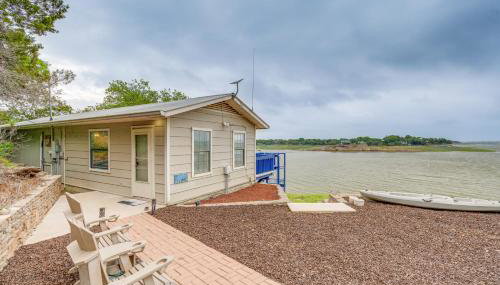 Waterfront Lake Buchanan Cottage with Kayaks! - Foto 3