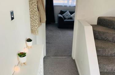 Aylesbury Apartment for Contractors and Holidays - FREE Parking for cars and vans - Foto 22