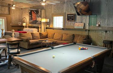 Cozy Barn with Pool Access & Near Lake Conroe - Foto 35