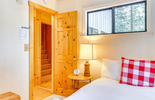 Less Than 2 Blocks to Lake Tahoe Family Home Near Skiing - Foto 14