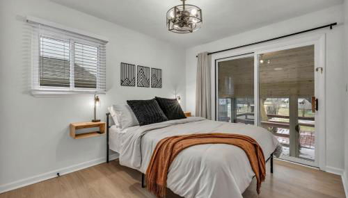 NEW! Modern Retreat Near CLE-Game Room-Renovated - Foto 4