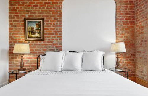 Fab 1838 Garden District 5BR with Parking And Balcony - Foto 17