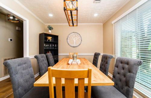 Ultimate Getaway with Pool and Games - Foto 34