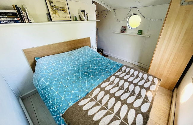 Boutique Boat Stays Contemporary Barge - Foto 3