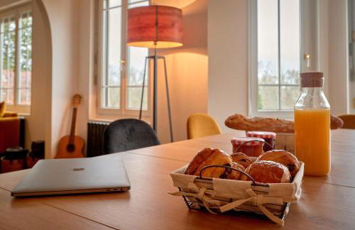 La Villa en Loire, avec Jacuzzi 6 places, Piscine chauffée, boulodrome, salle de jeu, 6 Chambres, vue Loire, 350M2 - Foto 5