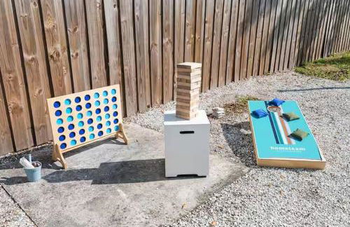 New listing~10 min to beach~Back yard fun~Pool - Foto 42