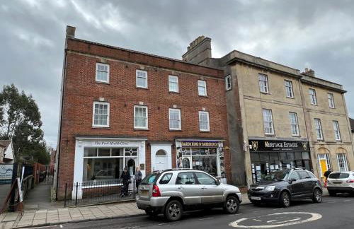 Glastonbury High Street Sanctuary- 2 BD, Sleeps 4 - Photo 25