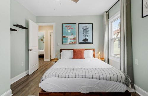 Beautifully Renovated 6BR 2BA 2 Blocks to Beach - Foto 20