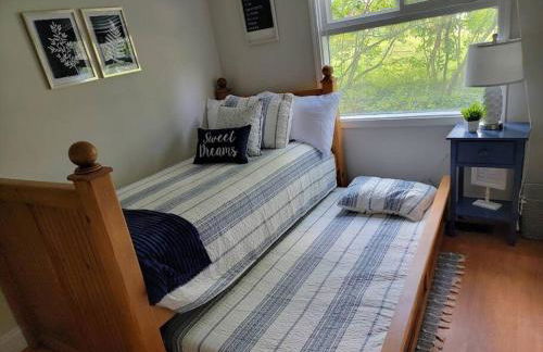 Close to Beach, Hot Tub, Pet Friendly, Firepit - Foto 8