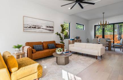 Stylish Home with Firepit Balcony Steps from Austin’s Best Near Rainey St Lady Bird Lake Downtown The Ashlee by AvantStay - Foto 7