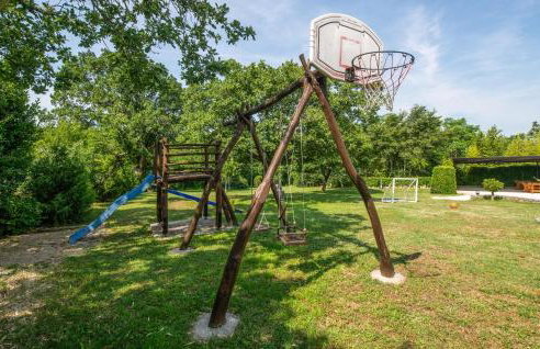 2 Bedroom Awesome Apartment In Labin - Foto 18