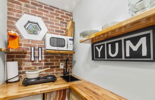 Secluded Tiny Home in Exclusive Paris Mountain! - Foto 26